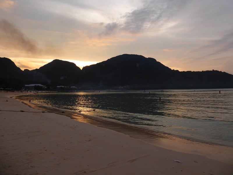 como chegar em koh phi phi